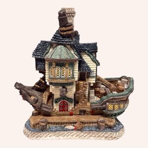 David Winter-Jolly Roger Tavern Collectible Nautical Ship Figurine EUC